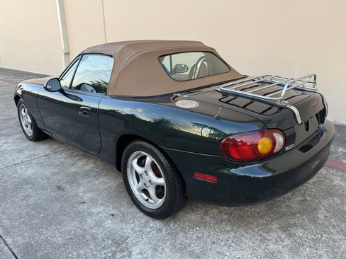 Used 1999 MAZDA MX-5 Miata image 16