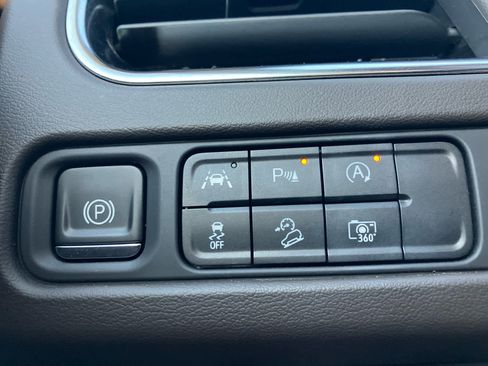 Certified 2024 Chevrolet Tahoe Z71 w/ Luxury Package image 13