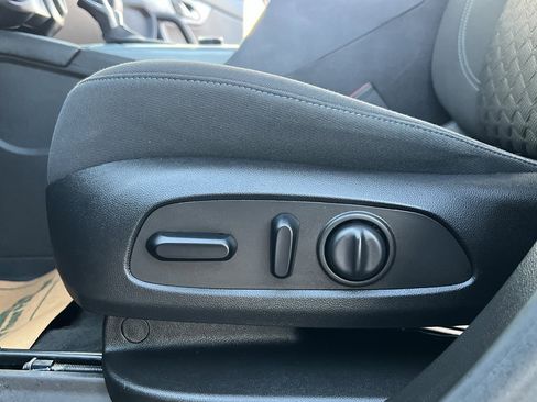 Used 2021 Chevrolet Blazer LT image 16