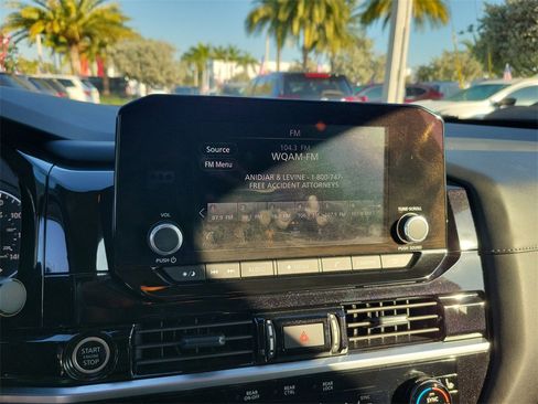 Certified 2024 Nissan Pathfinder SV w/ Black Appearance Package image 21