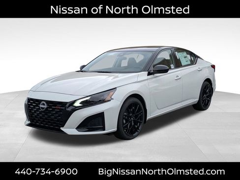 New 2026 Nissan Altima 2.5 SR w/ SR Midnight Edition Package AWD/4WD image 1
