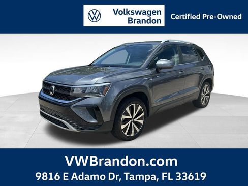 Certified 2022 Volkswagen Taos SE AWD/4WD image 1