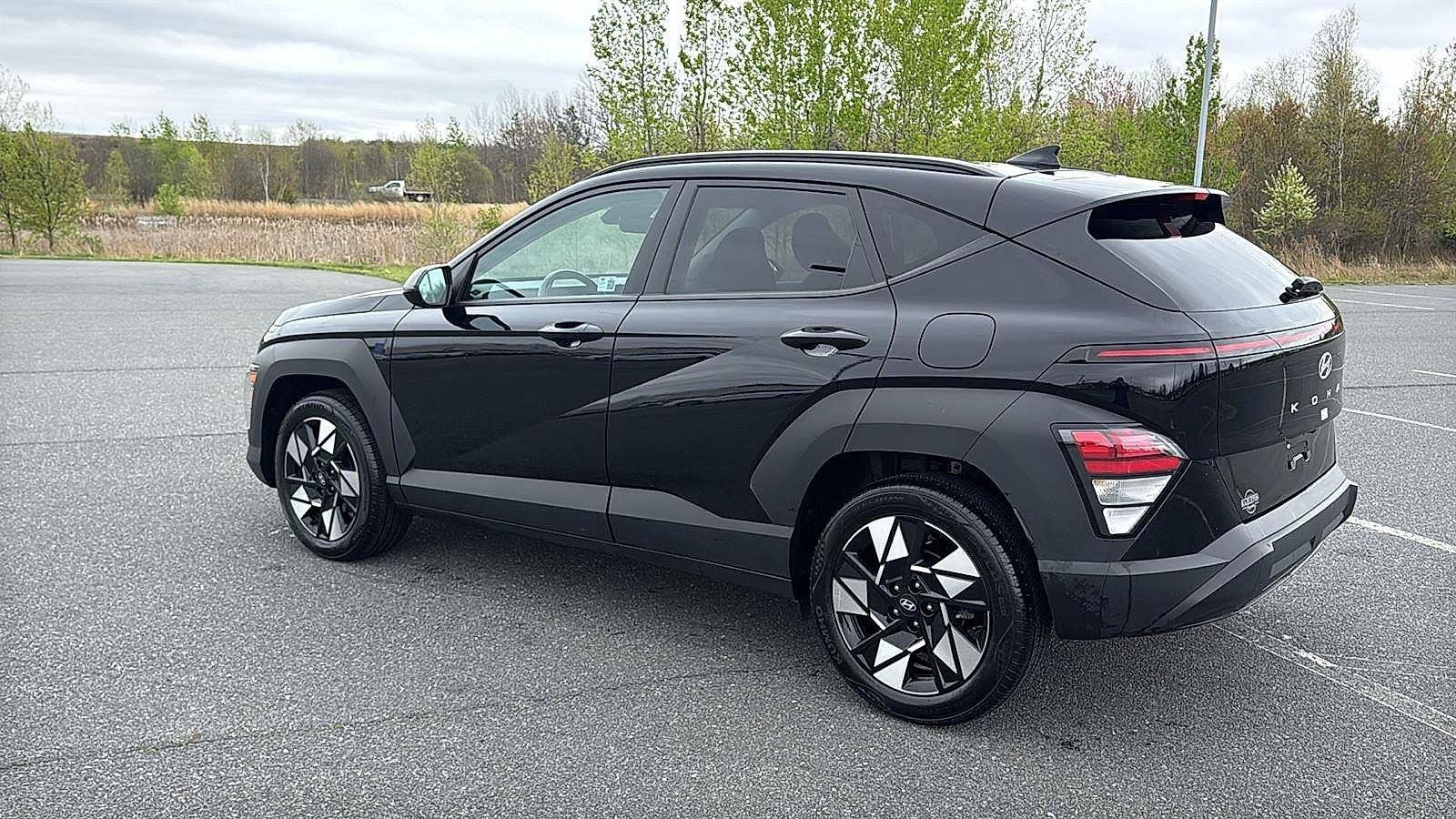 Used 2024 Hyundai Kona SEL FWD image 10