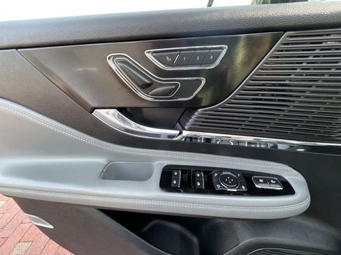 Used 2022 Lincoln Corsair FWD image 11