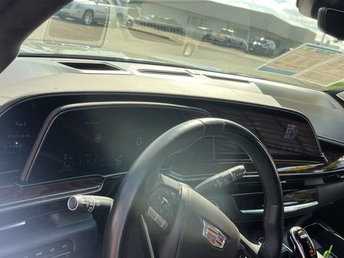 Used 2022 Cadillac Escalade ESV Sport Platinum w/ LPO, ONYX Package AWD/4WD image 7