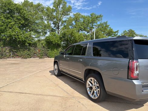 Used 2020 GMC Yukon XL Denali w/ Open Road Package RWD image 5