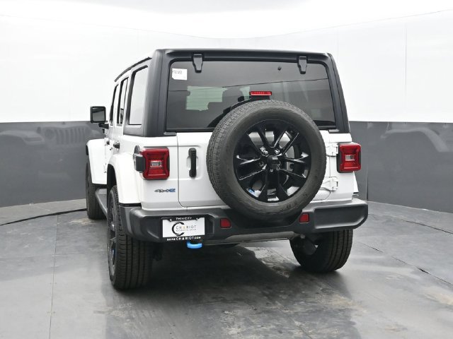 Used 2023 Jeep Wrangler Unlimited Sahara w/ Cold Weather Group AWD/4WD image 4
