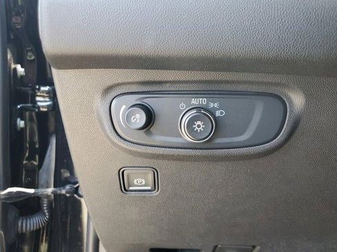 Used 2024 GMC Terrain SLE AWD/4WD image 30