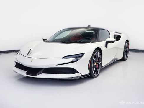 Used 2023 Ferrari SF90 Stradale AWD/4WD image 2