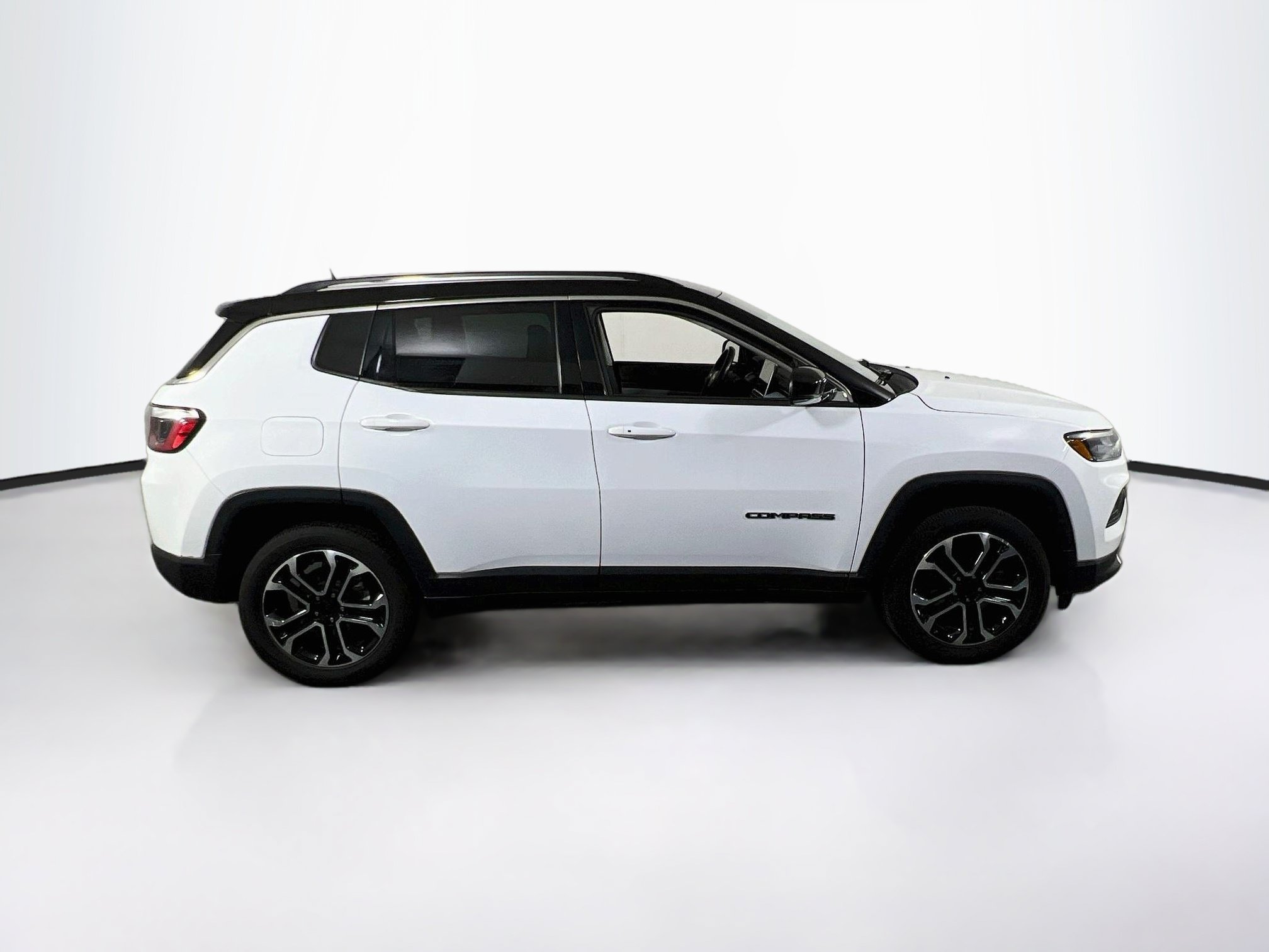 Used 2022 Jeep Compass Limited AWD/4WD image 4