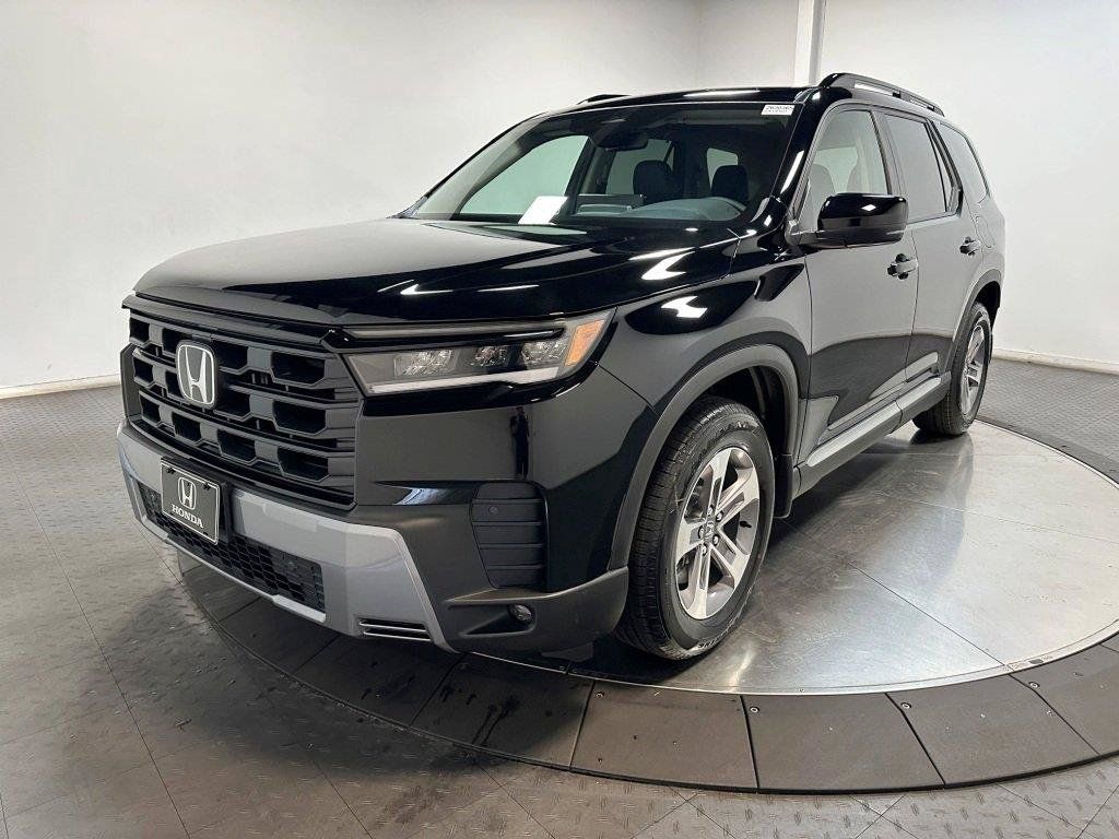 New 2026 Honda Pilot Touring image 4