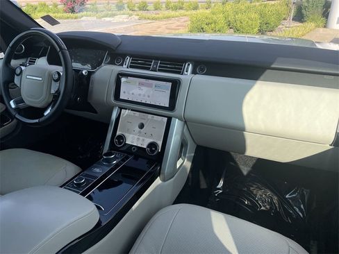 Used 2020 Land Rover Range Rover Long Wheelbase HSE image 14