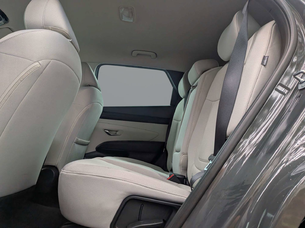 Used 2026 Hyundai Tucson SE FWD image 18