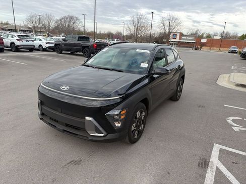 Used 2024 Hyundai Kona SEL image 2