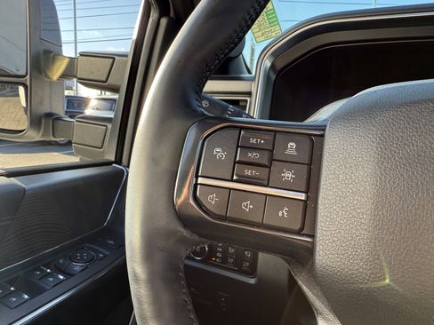 Used 2025 Ford F450 Platinum w/ FX4 Off-Road Package image 18