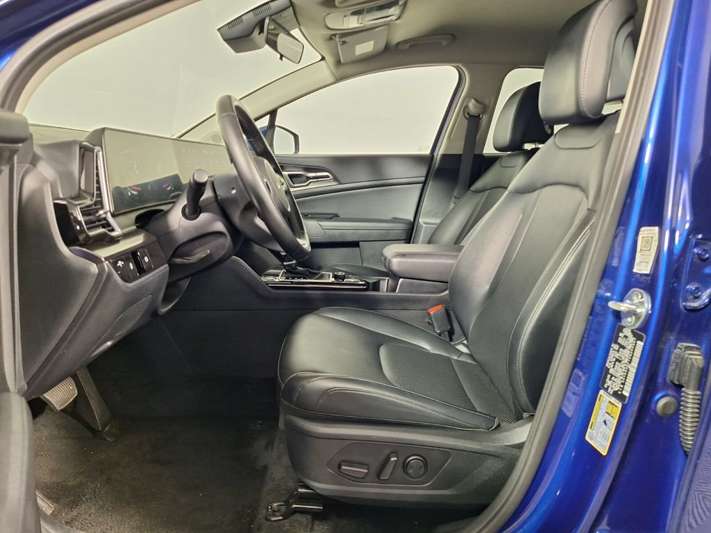 Used 2025 Kia Sportage EX FWD image 13
