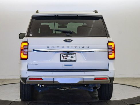 Used 2023 Ford Expedition Limited image 3