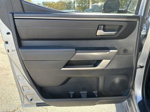 Used 2022 Toyota Tundra SR5 w/ SR5 Convenience Package image 6