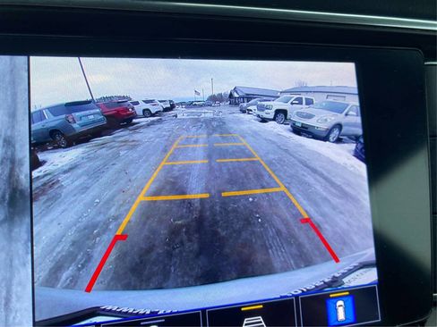 Used 2022 Buick Enclave Premium image 25