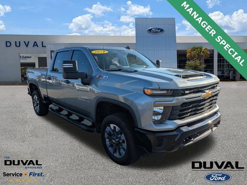 Used 2024 Chevrolet Silverado 2500 Custom w/ Custom Value Package image 1