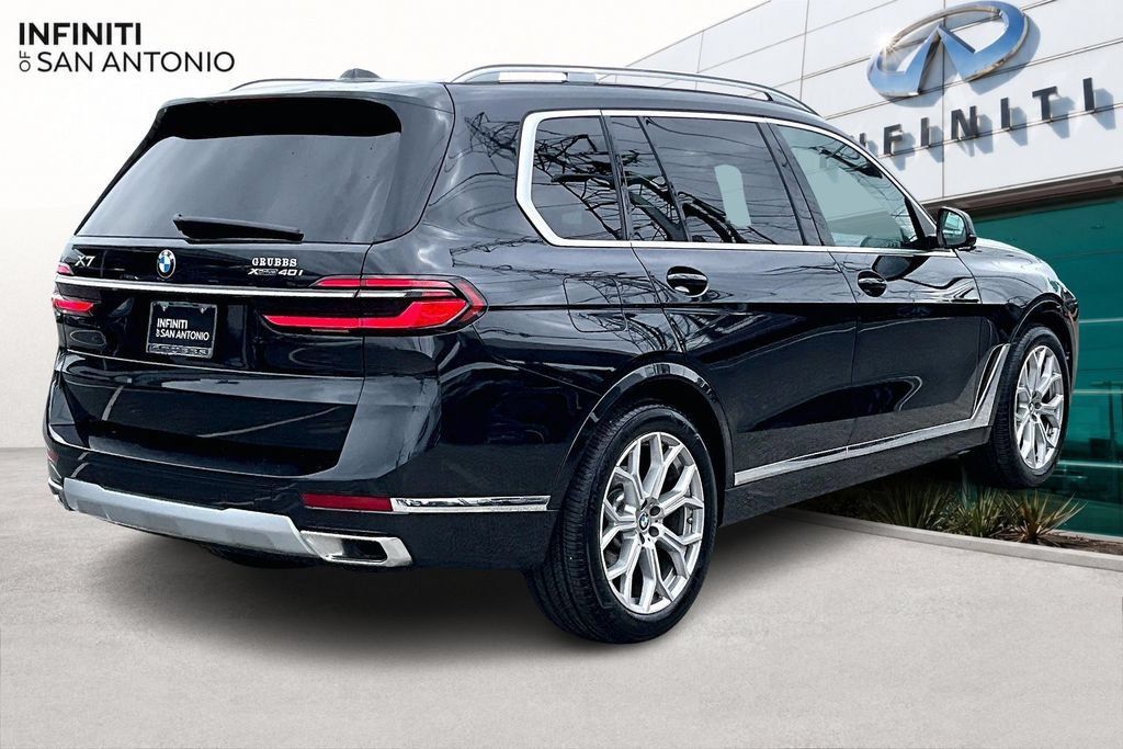 Used 2025 BMW X7 xDrive40i w/ Climate Comfort Package AWD/4WD image 2