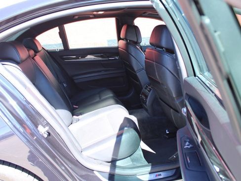 Used 2011 BMW 750i RWD image 16