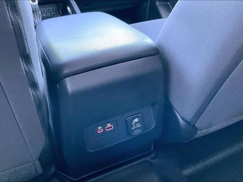 Used 2023 Nissan Frontier SV w/ SV Convenience Package AWD/4WD image 11
