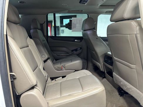 Used 2020 GMC Yukon XL SLT w/ Open Road Package AWD/4WD image 15