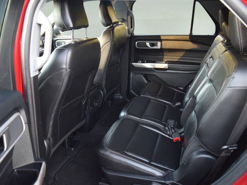 Certified 2023 Ford Explorer XLT w/ Equipment Group 202A image 8