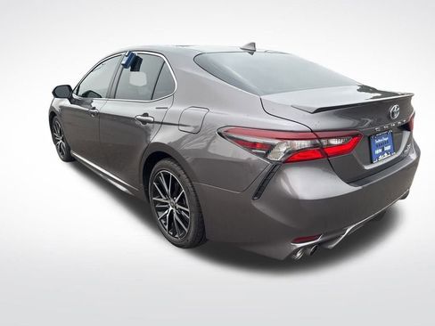 Used 2023 Toyota Camry SE image 5