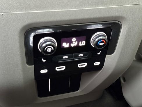 Used 2021 GMC Yukon Denali w/ Denali Premium Package image 14