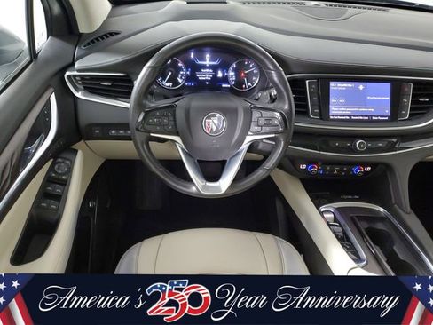 Used 2023 Buick Enclave Avenir w/ Avenir Technology Package AWD/4WD image 18