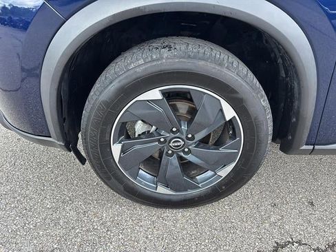 Used 2024 Nissan Rogue SV AWD/4WD image 10