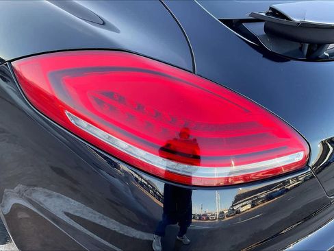 Used 2016 Porsche Panamera S image 29