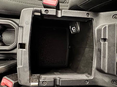 Used 2019 Jeep Wrangler Unlimited Sport AWD/4WD image 32