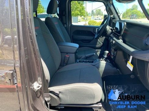 Used 2026 Jeep Wrangler Unlimited Rubicon AWD/4WD image 15