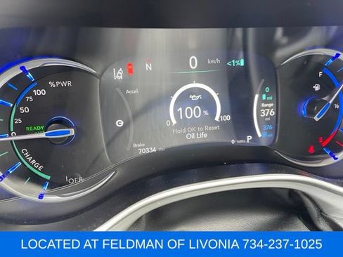 Used 2024 Chrysler Pacifica Limited FWD image 8
