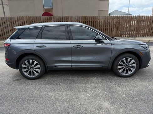 Used 2022 Lincoln Corsair Reserve w/ Equipment Group 201A FWD image 4