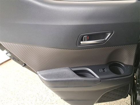 Used 2022 Toyota C-HR Limited image 14