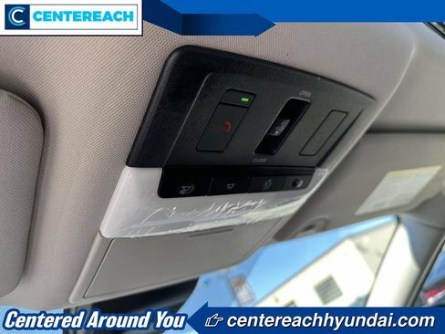 Used 2025 Nissan Altima 2.5 SL FWD image 32