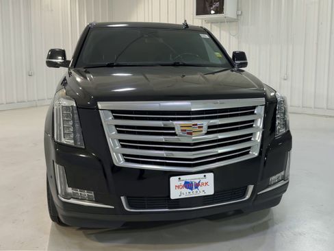 Used 2020 Cadillac Escalade ESV Platinum image 4