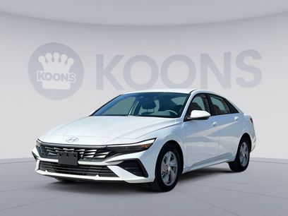 New 2025 Hyundai Elantra SE