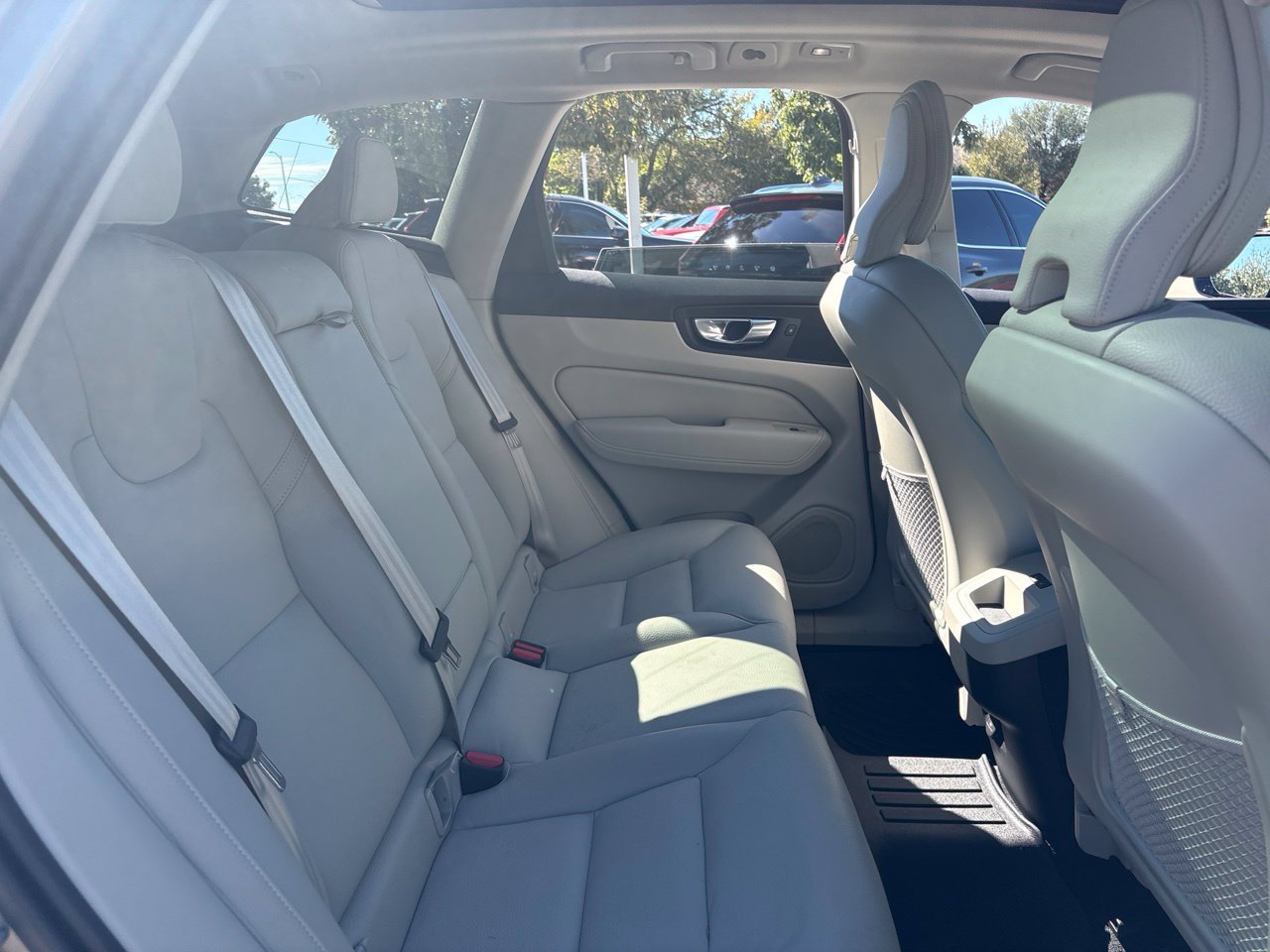 Used 2025 Volvo XC60 B5 Core w/ Protection Package Premier AWD/4WD image 11