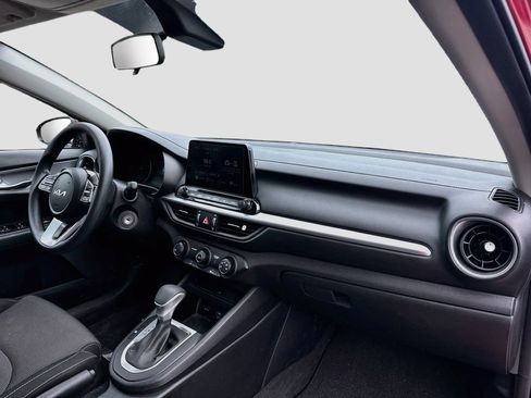 Certified 2024 Kia Forte LXS w/ LXS Technology Package FWD image 27