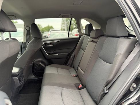 Used 2025 Toyota RAV4 XLE AWD/4WD image 11
