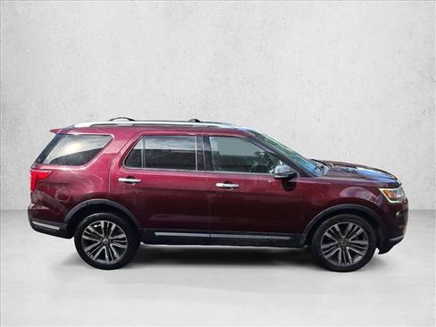 Used 2018 Ford Explorer Platinum AWD/4WD image 4