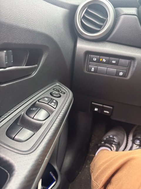 Used 2025 Nissan Versa S w/ Trunk Package FWD image 15