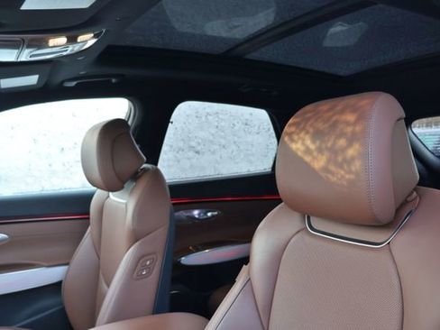 Used 2026 Genesis GV70 2.5T Advanced image 9