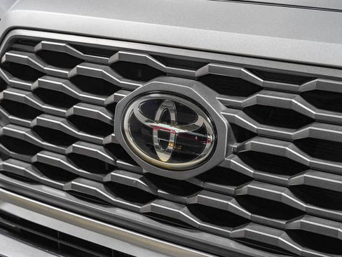 Certified 2023 Toyota Tacoma TRD Off-Road AWD/4WD image 8