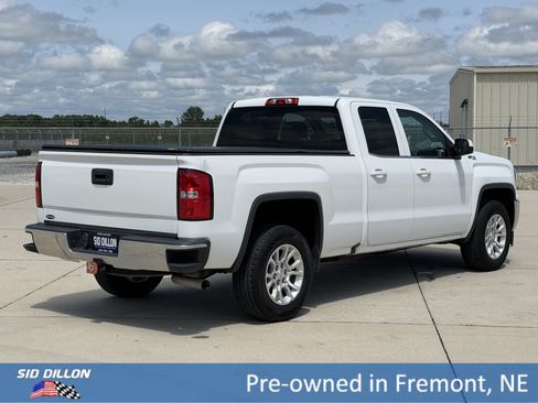 Used 2017 GMC Sierra 1500 SLE w/ SLE Value Package AWD/4WD image 4